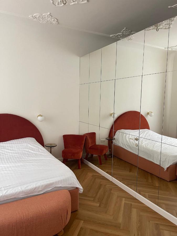 Miro Rooms Skolas - Quiet Chic, Free Parking, Self Check-In Riga Ngoại thất bức ảnh